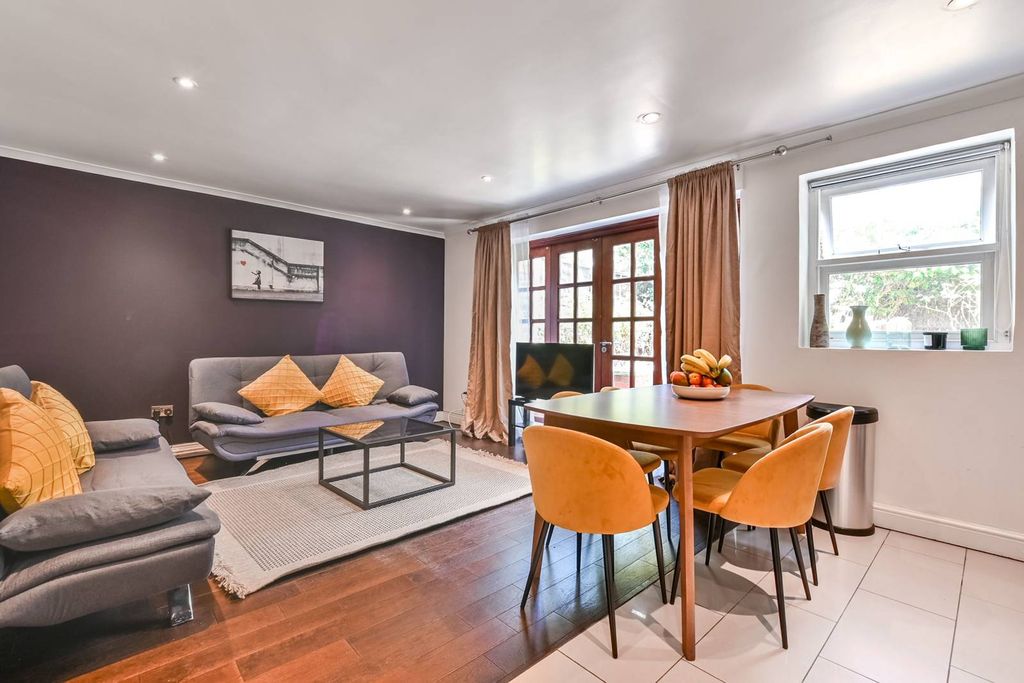 Property photo 3 of 20