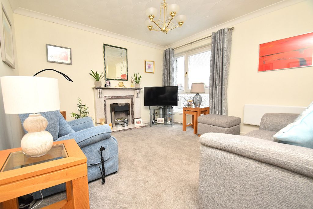 Property photo 2 of 16 5299582
