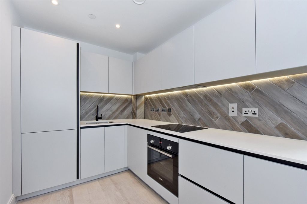 Property photo 2 of 17 Kitchen