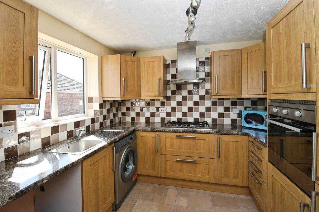 Property photo 3 of 15
