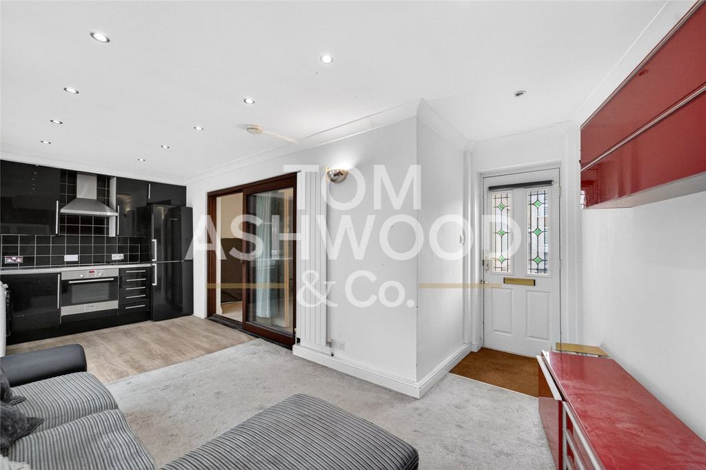 Property photo 2 of 13 Picture No. 24