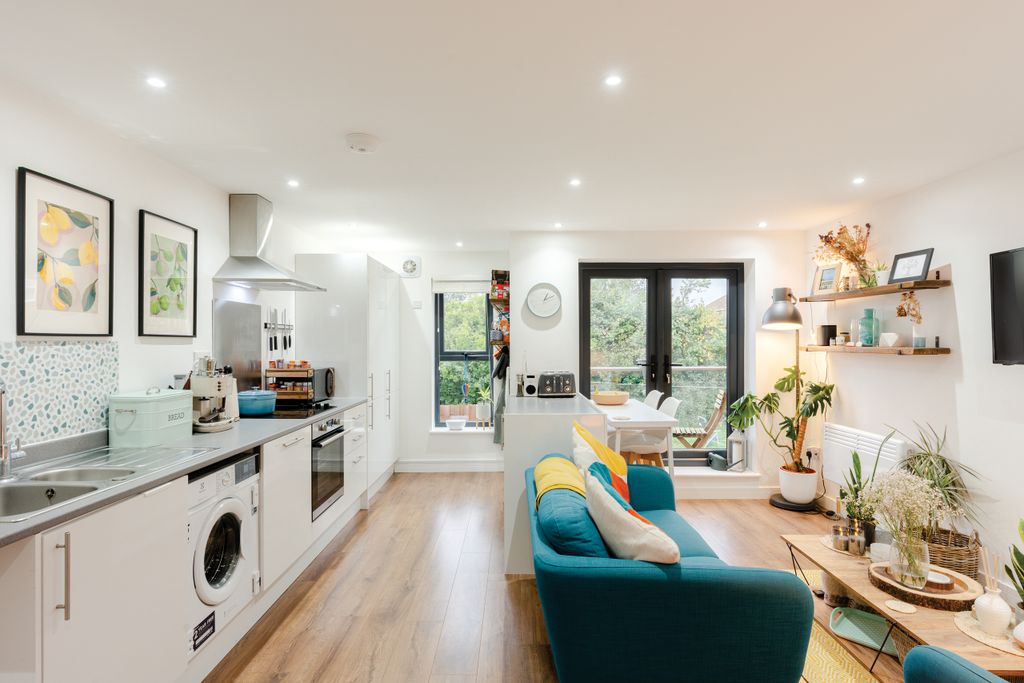 Property photo 1 of 18 Photo 3