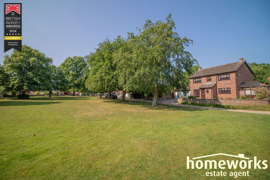 Property photo 2 of 24