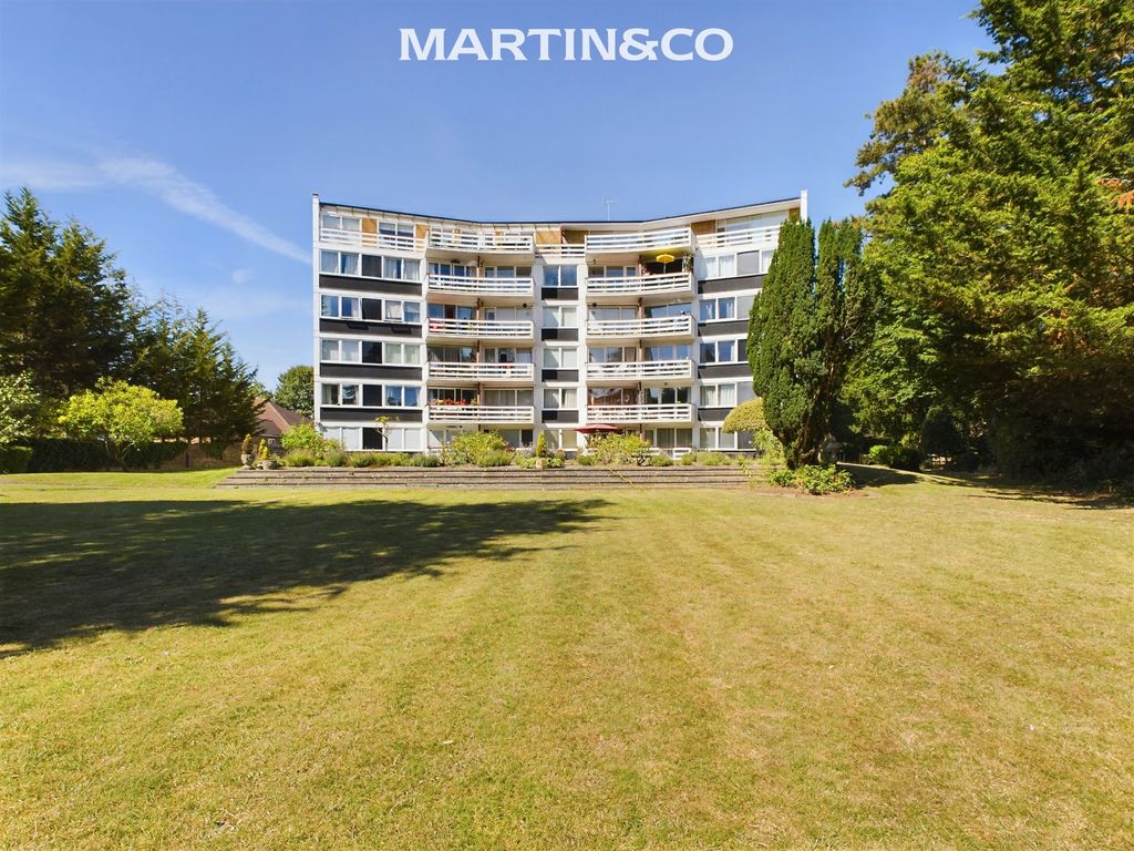 Property photo 1 of 17 Cam03627G0-Pr0042-Still004