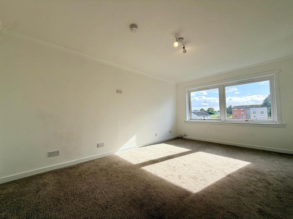 Property photo 2 of 10 2
