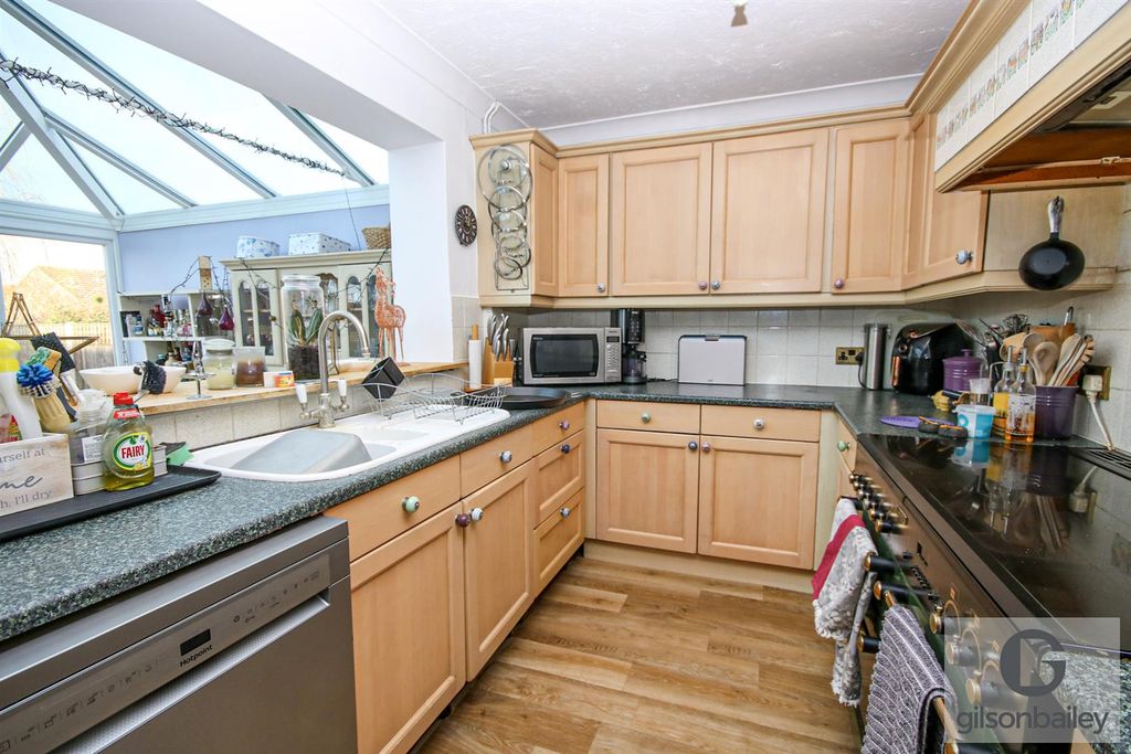 Property photo 3 of 22 18-Img_1444.Jpg