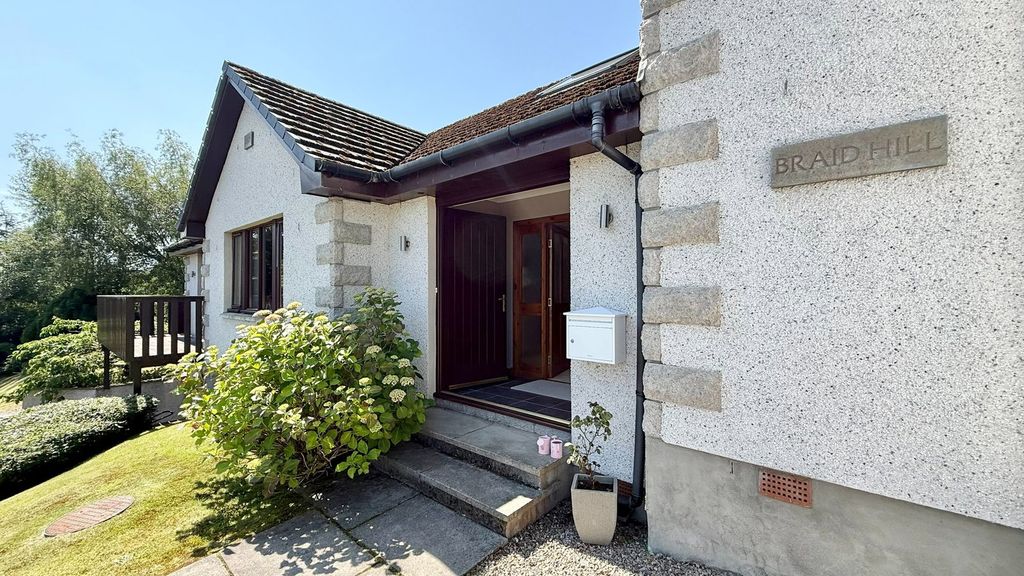 Property photo 2 of 33