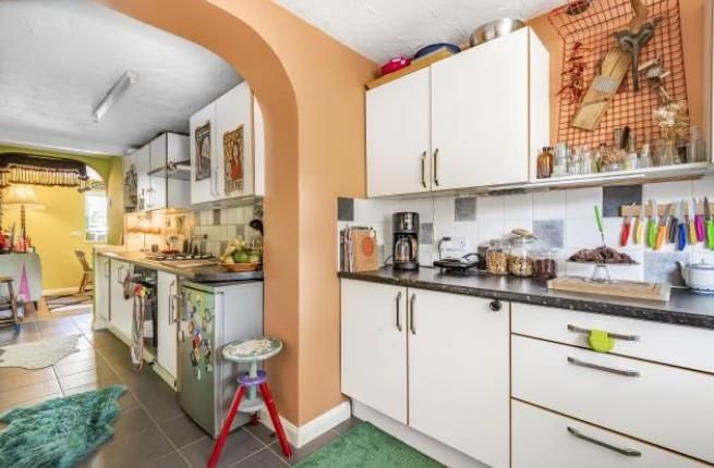 Property photo 2 of 9 Kitchen