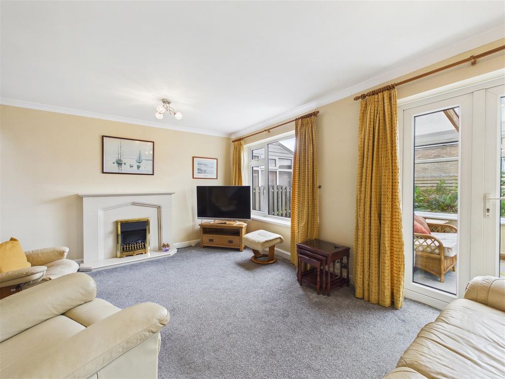Property photo 3 of 18 Cam05476G0-Pr0238-Still014.Jpg