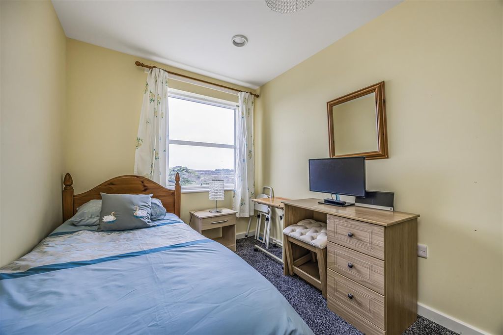 Property photo 2 of 13 42 Southdown View, Military Road, Hilsea-Porticoma