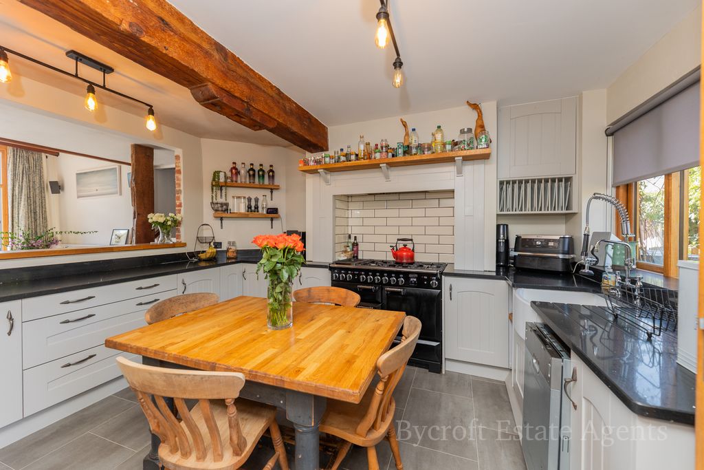 Property photo 2 of 24