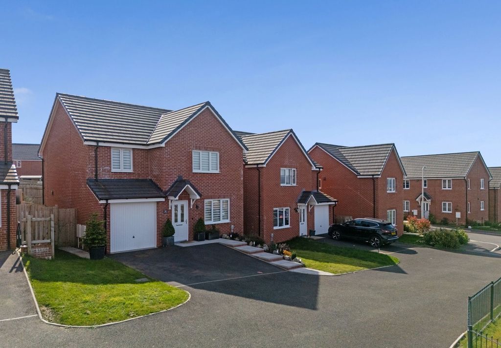 Property photo 1 of 39 Front Elevation - Private Driveway