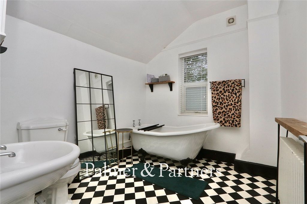 Property photo 2 of 18 Picture No. 05