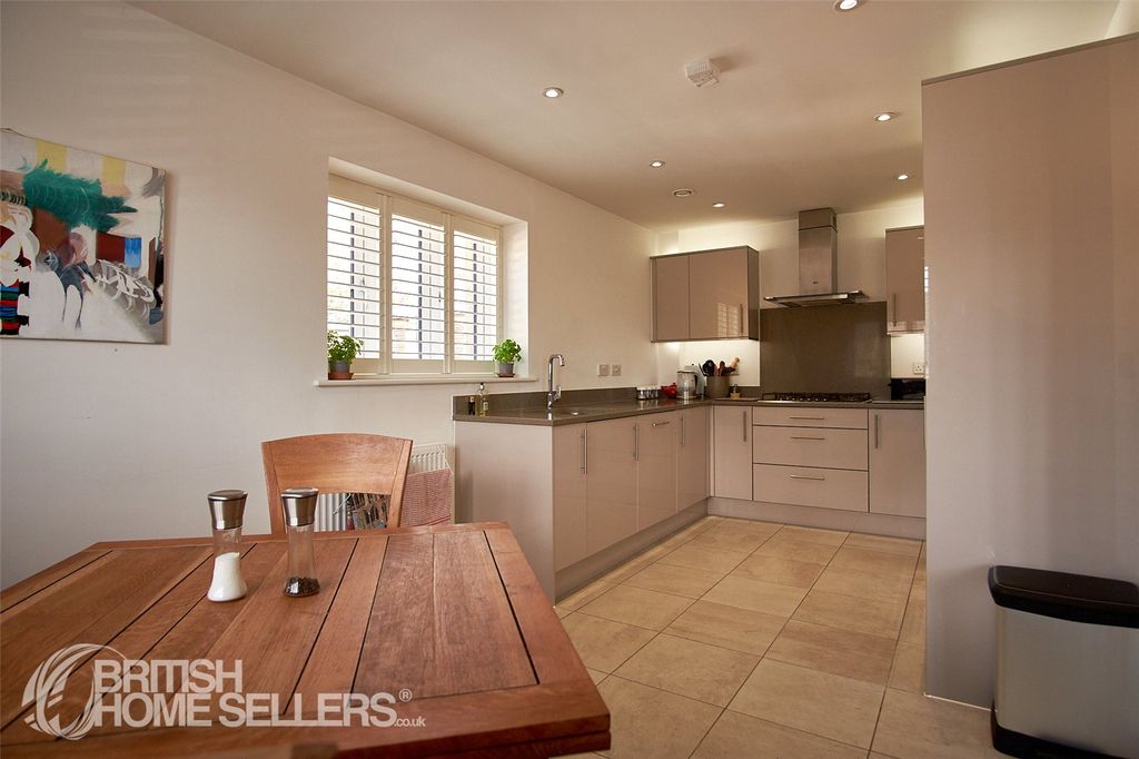 Property photo 2 of 20 Picture No. 17