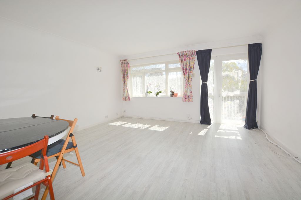 Property photo 2 of 12 Photo 6