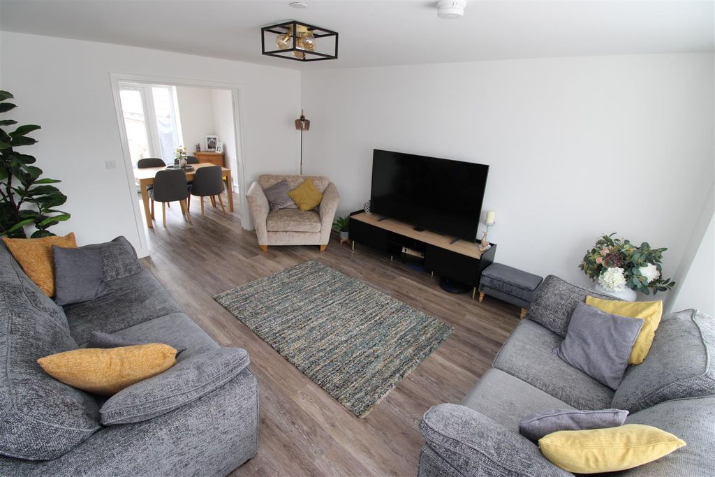 Property photo 1 of 30