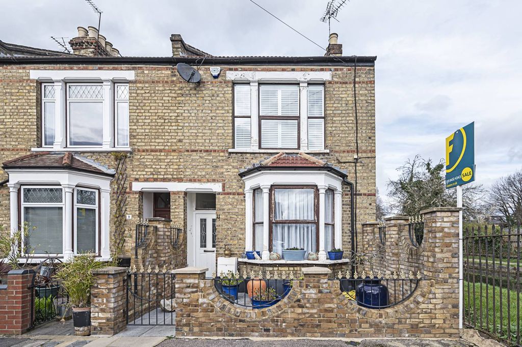 Property photo 2 of 13