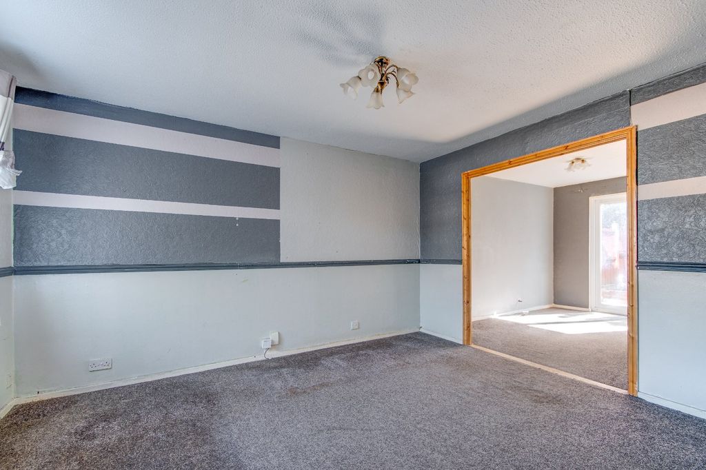 Property photo 2 of 15 Picture No. 06