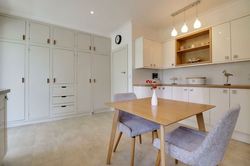 Additional image 14 of 5 bed detached house for saleWestcliff Gardens, Scunthorpe DN17