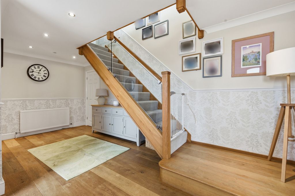 Property photo 2 of 46