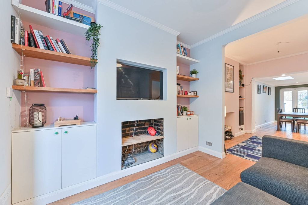 Property photo 2 of 29