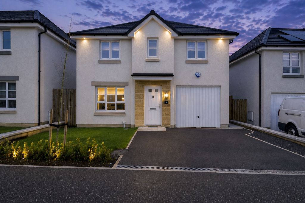 Property photo 1 of 25