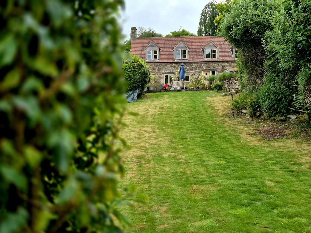Property photo 1 of 31