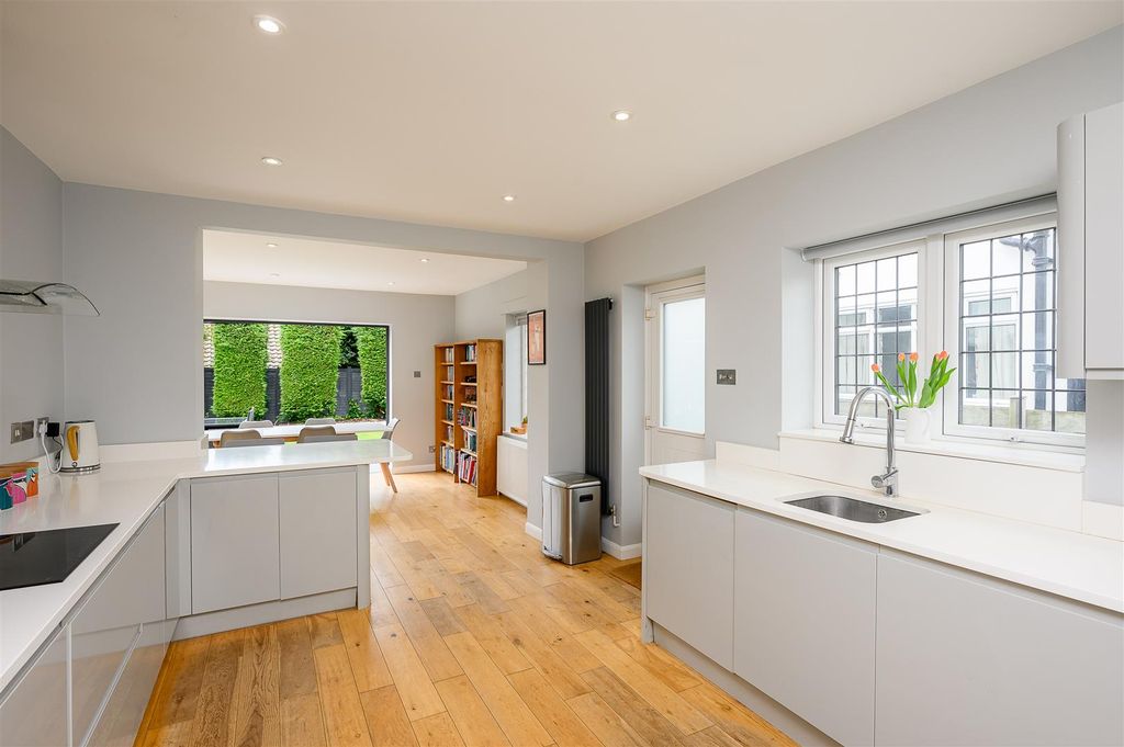 Property photo 2 of 17 Kitchen Diner