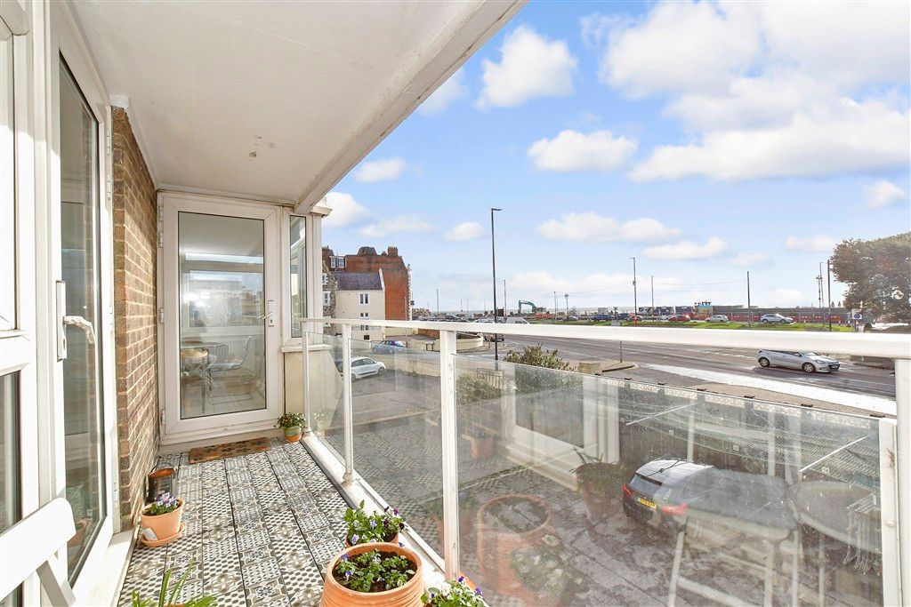 Property photo 1 of 12 Balcony / Terrace