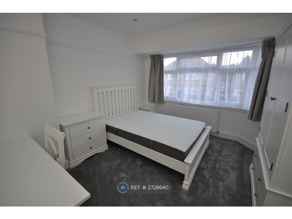 Property photo 2 of 5 Bedroom 2