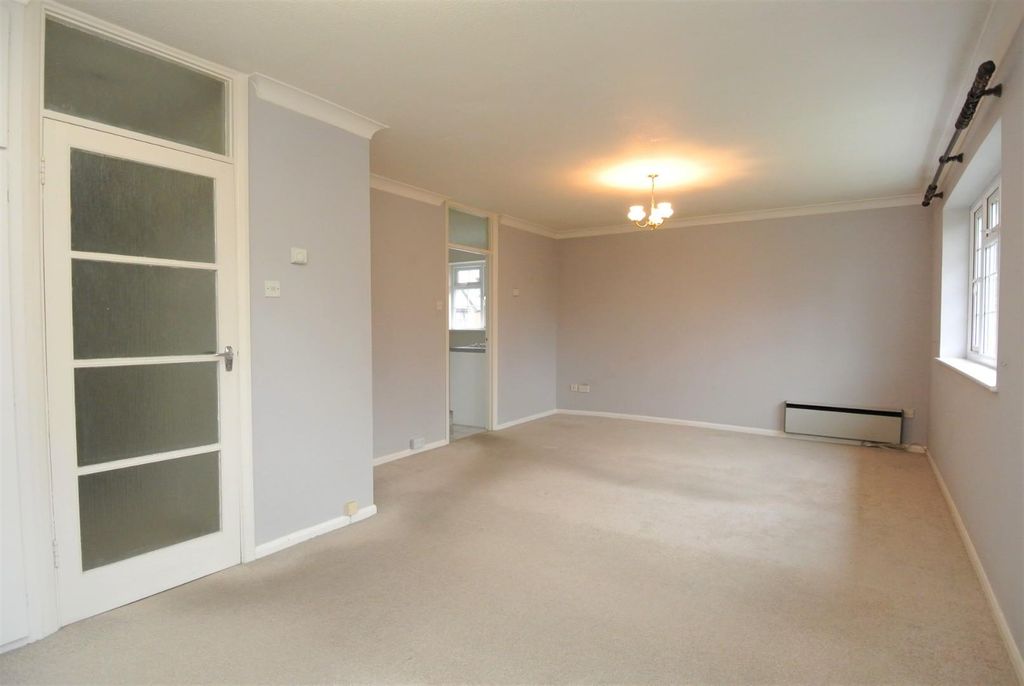 Property photo 3 of 11 Sc Lounge2.Jpg