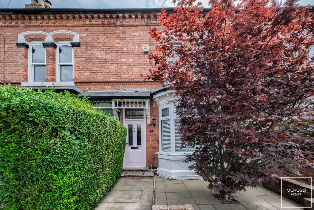 Property photo 1 of 17 Xh2A1670-Hdr(3)