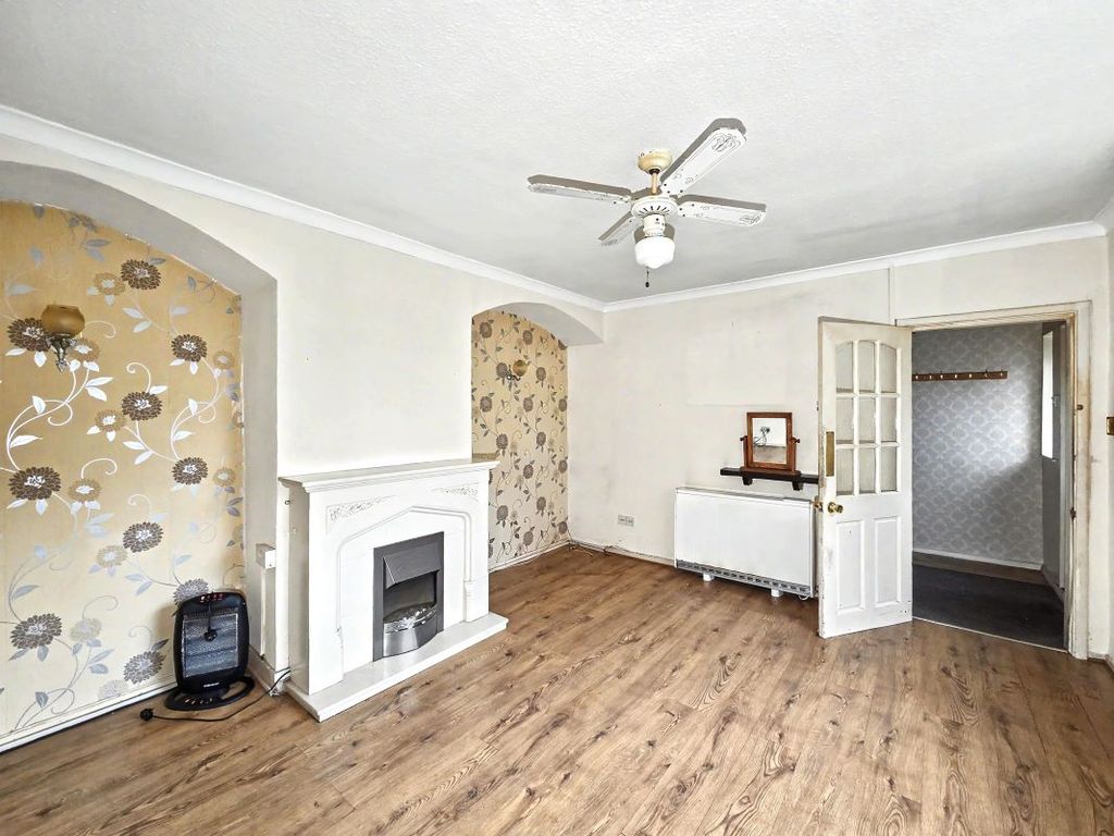Property photo 3 of 19