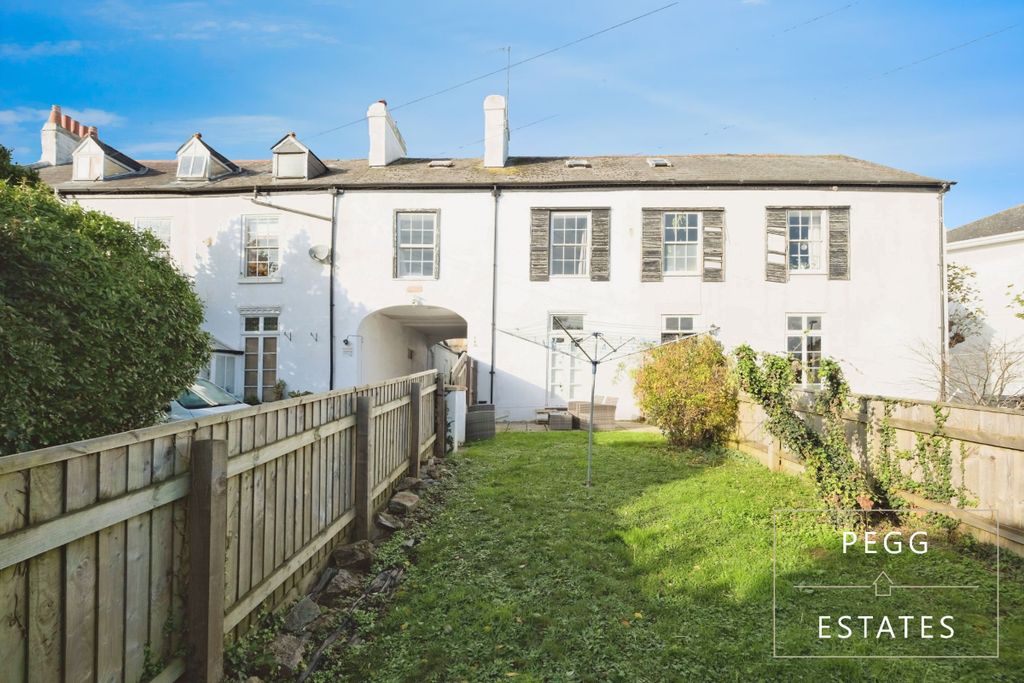 Property photo 1 of 25