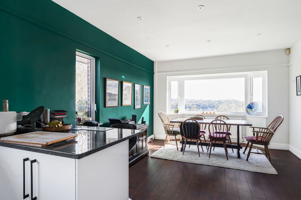 Property photo 3 of 35