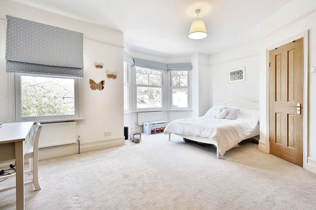 Property photo 3 of 9