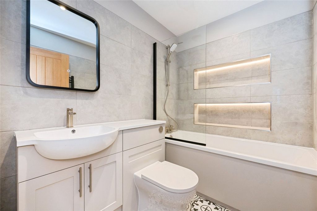 Property photo 2 of 6 Picture No. 11