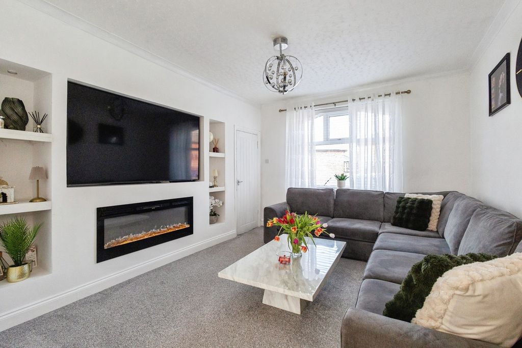 Property photo 3 of 17 Pbox-Img.Jpg