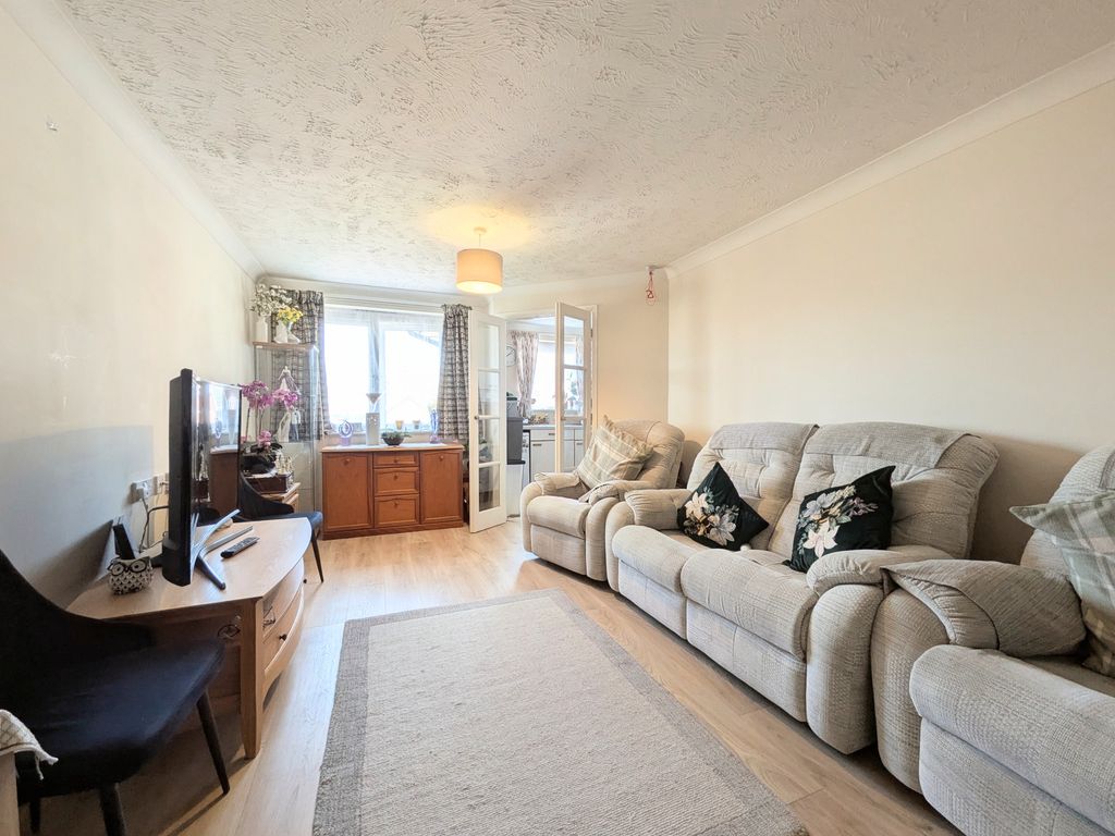 Property photo 2 of 8