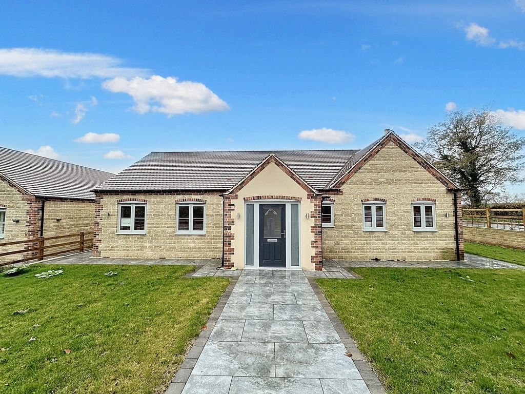 Property photo 1 of 10 Front