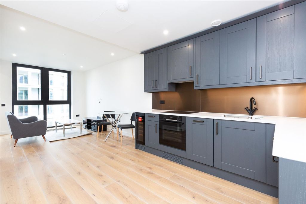 Property photo 2 of 9 125 Emery Wharf-5.Jpg