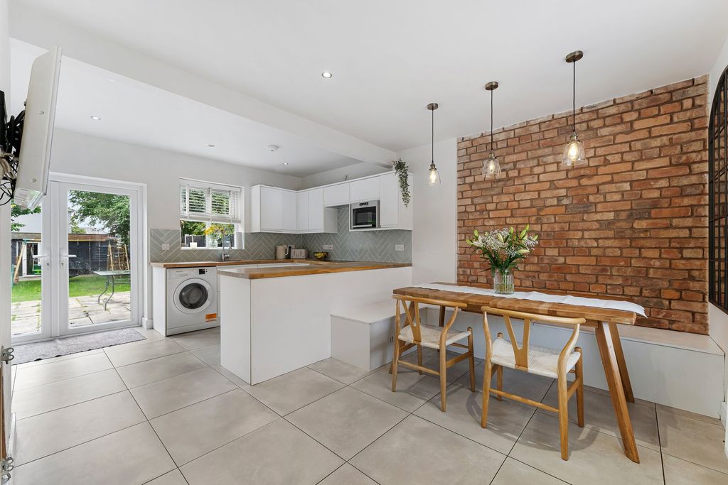 Property photo 2 of 50