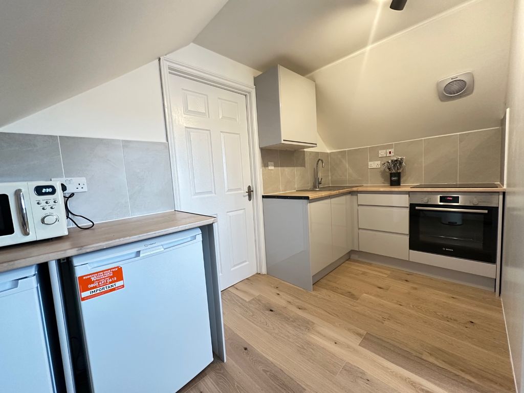 Property photo 2 of 11 4325843