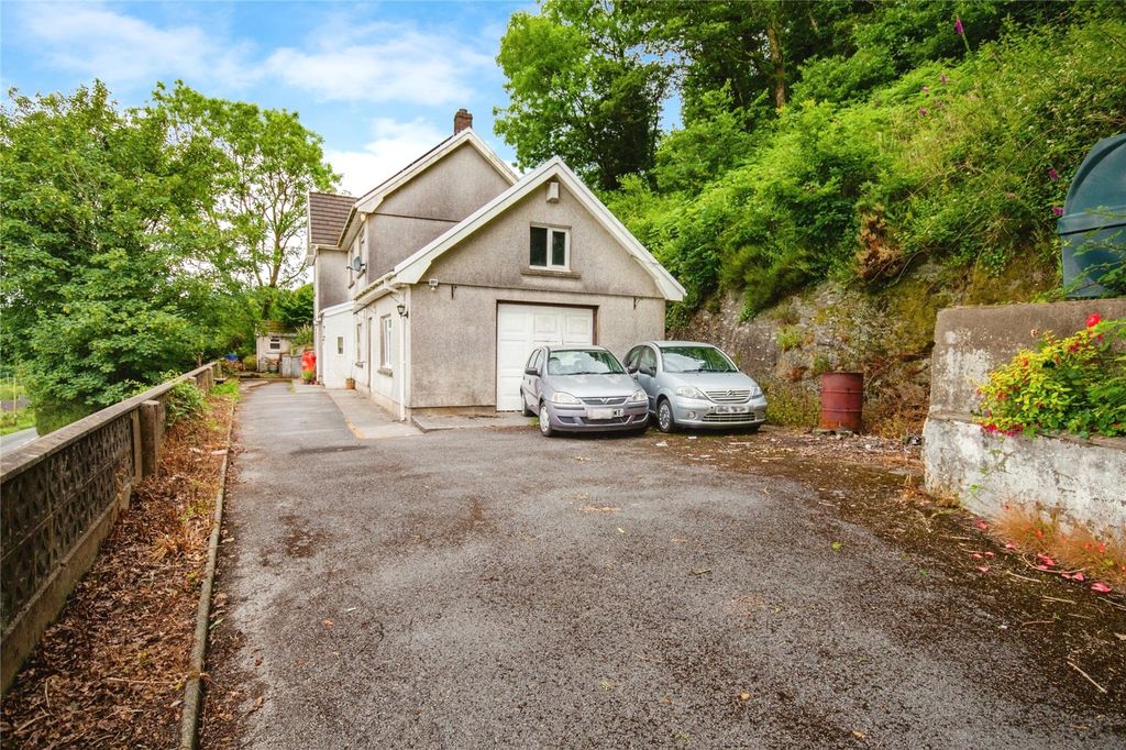Property photo 1 of 17 Picture No. 01