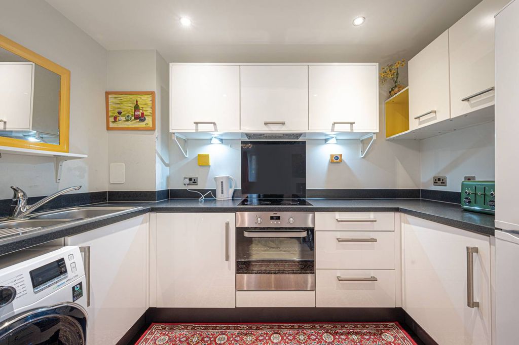 Property photo 3 of 7