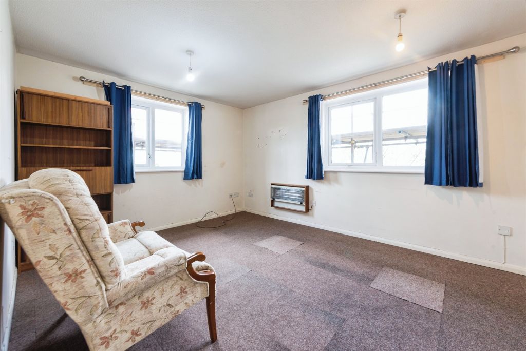 Property photo 3 of 17