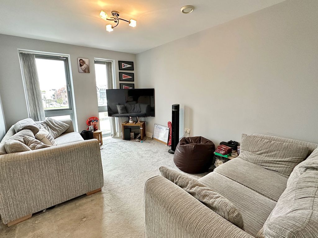 Property photo 2 of 11