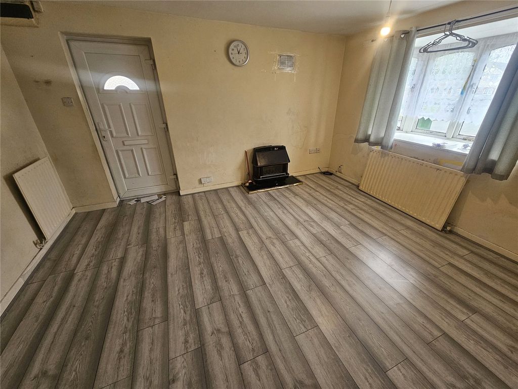 Property photo 3 of 11 Picture No. 14
