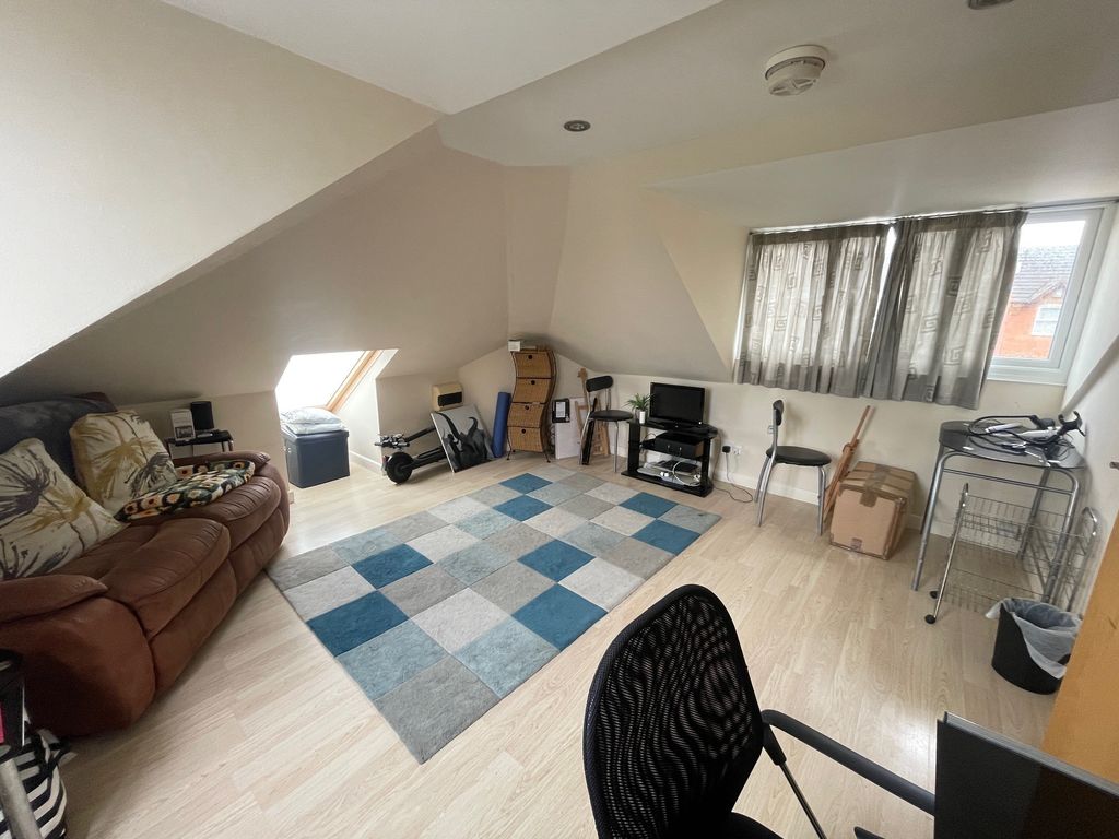 Property photo 2 of 6