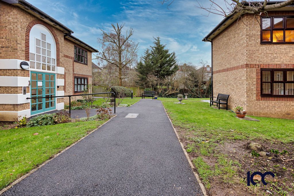 Property photo 2 of 9